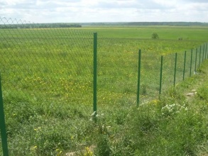 Забор из сетки рабицы в натяг 15 соток фото недорого под ключ