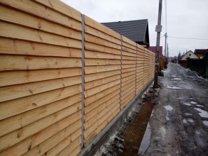Деревянный забор елочка 150 метров фото в Северном