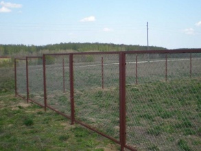 Забор из сетки рабицы в натяг секционный 12 метров фото в Северном